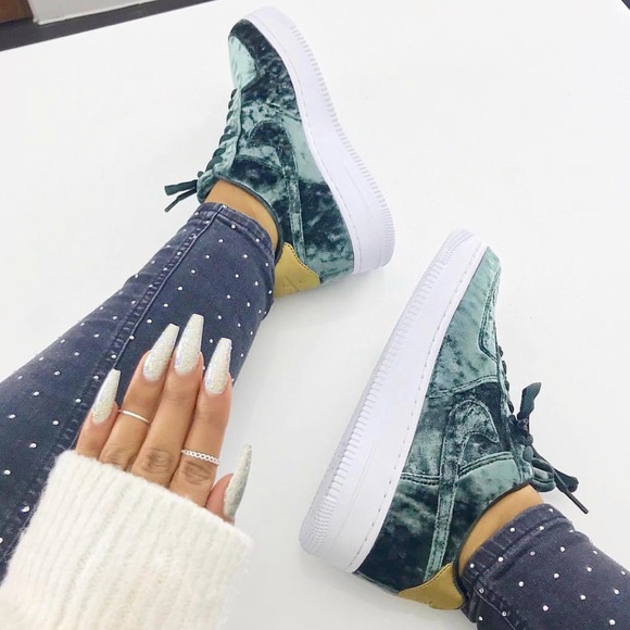 Nike Shoes - NWT🌿Nike Air Force 1 premium velvet